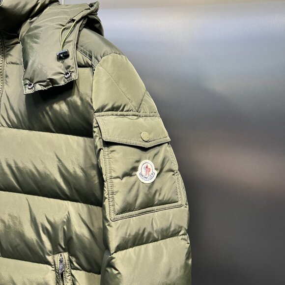 Moncler Olive Green Down Jacket – Authentic, Great Condition - Picture 4 of 11